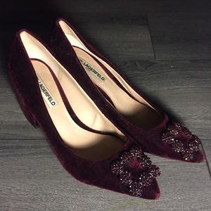 Karl lager field ADONA  SUDE BLOCK HEEL PUMP